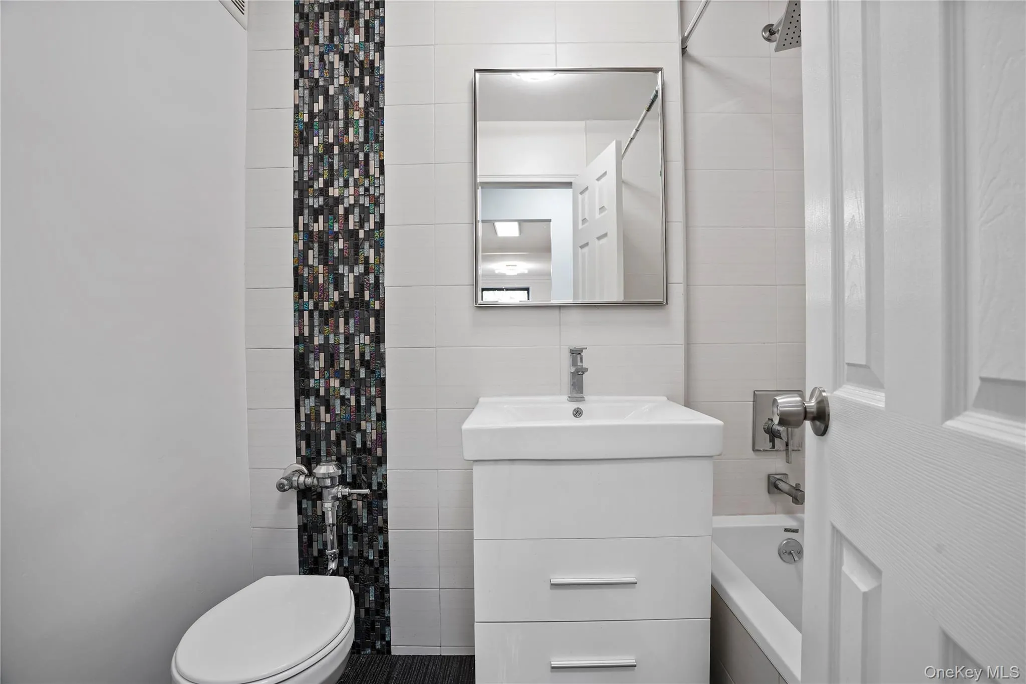 84-10 153rd Avenue, New York, NY, 2 Bedrooms Bedrooms, 5 Rooms Rooms,2 BathroomsBathrooms,Residential,For Rent,153rd,0,1034638 84-10 153rd Avenue, New York, NY, 2 Bedrooms Bedrooms, 5 Rooms Rooms,2 BathroomsBathrooms,Residential,For Rent,153rd,0,1034638