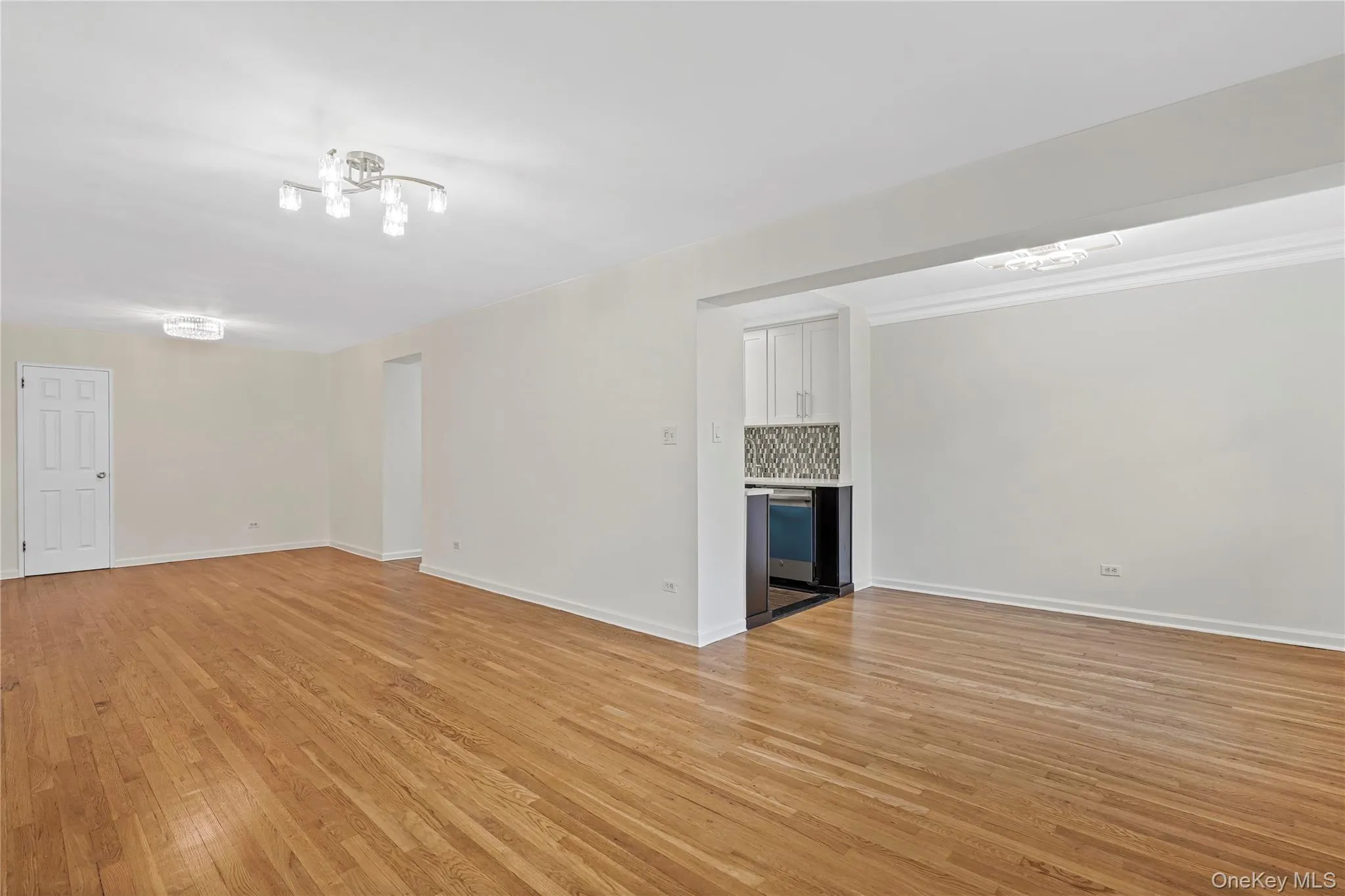 84-10 153rd Avenue, New York, NY, 2 Bedrooms Bedrooms, 5 Rooms Rooms,2 BathroomsBathrooms,Residential,For Rent,153rd,0,1034638 84-10 153rd Avenue, New York, NY, 2 Bedrooms Bedrooms, 5 Rooms Rooms,2 BathroomsBathrooms,Residential,For Rent,153rd,0,1034638