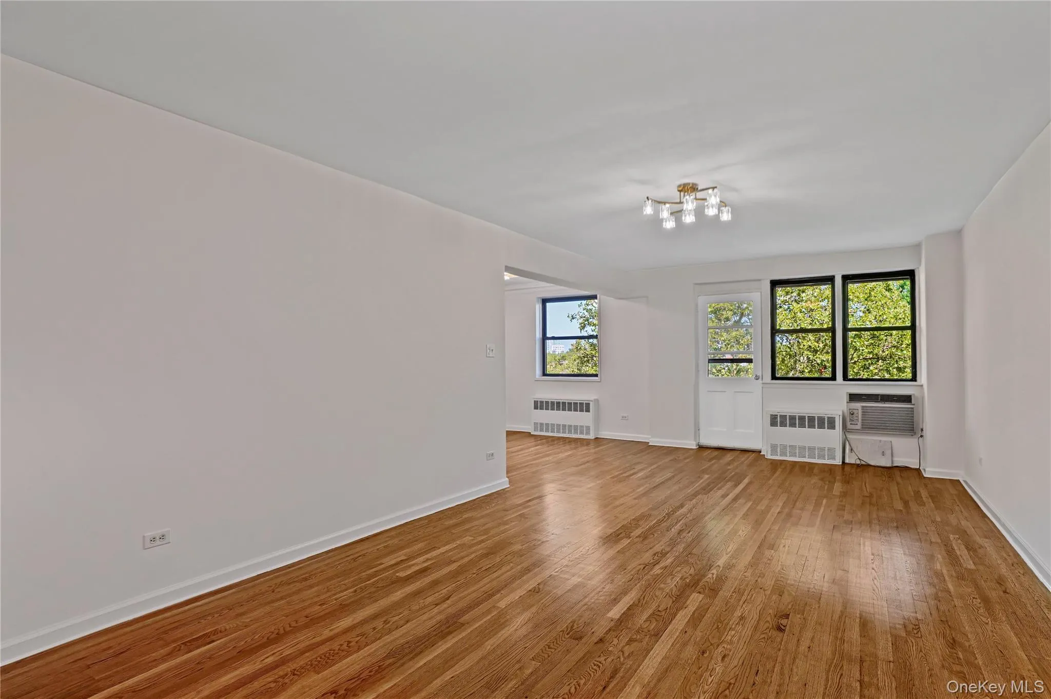 84-10 153rd Avenue, New York, NY, 2 Bedrooms Bedrooms, 5 Rooms Rooms,2 BathroomsBathrooms,Residential,For Rent,153rd,0,1034638 84-10 153rd Avenue, New York, NY, 2 Bedrooms Bedrooms, 5 Rooms Rooms,2 BathroomsBathrooms,Residential,For Rent,153rd,0,1034638