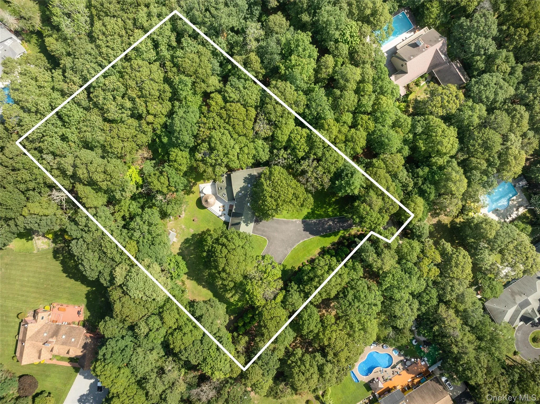21 Bay Avenue, Southampton, NY, 4 Bedrooms Bedrooms, 8 Rooms Rooms,3 BathroomsBathrooms,Residential,For Rent,Bay,0,1034640 21 Bay Avenue, Southampton, NY, 4 Bedrooms Bedrooms, 8 Rooms Rooms,3 BathroomsBathrooms,Residential,For Rent,Bay,0,1034640