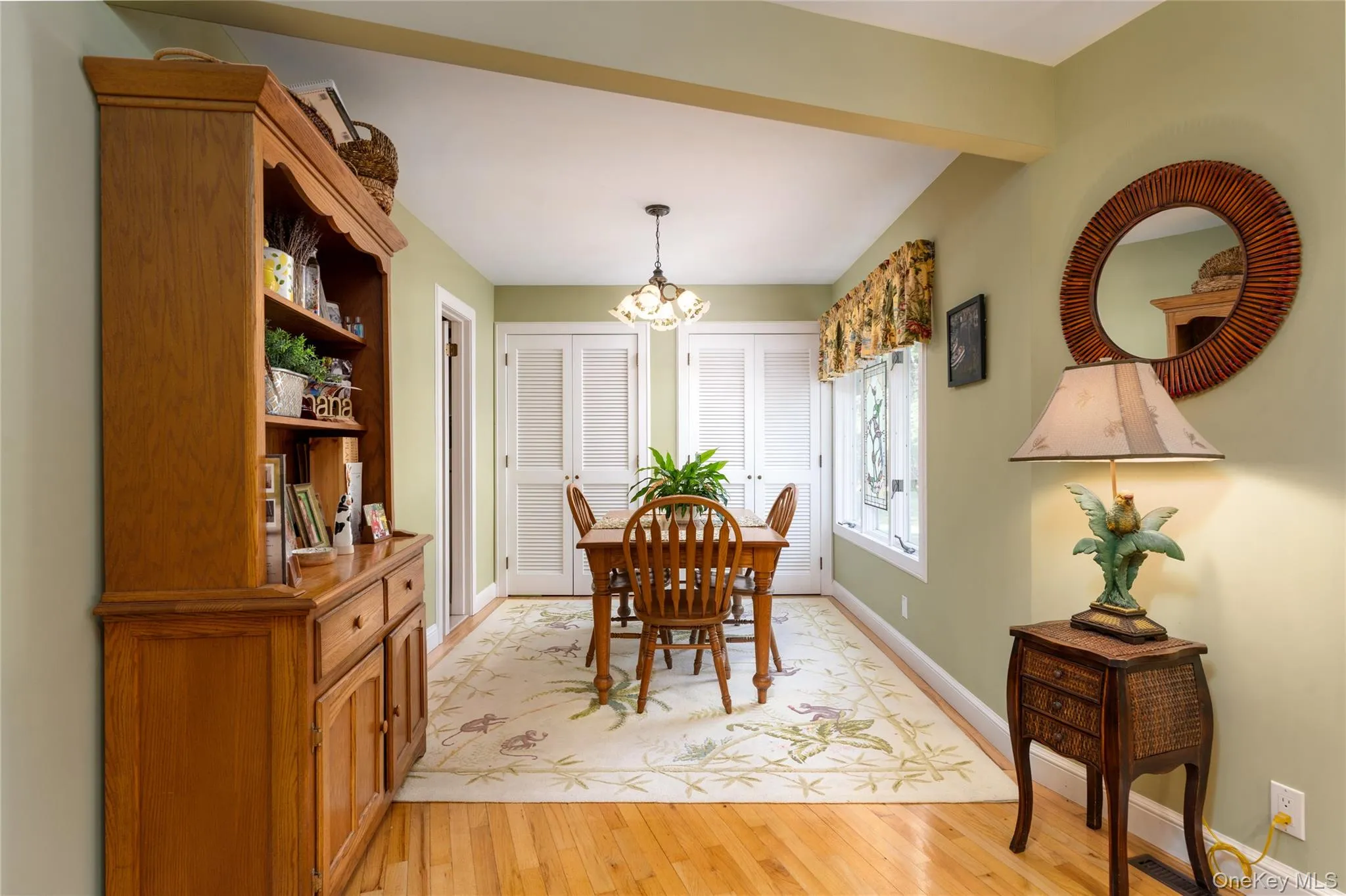 21 Bay Avenue, Southampton, NY, 4 Bedrooms Bedrooms, 8 Rooms Rooms,3 BathroomsBathrooms,Residential,For Rent,Bay,0,1034640 21 Bay Avenue, Southampton, NY, 4 Bedrooms Bedrooms, 8 Rooms Rooms,3 BathroomsBathrooms,Residential,For Rent,Bay,0,1034640