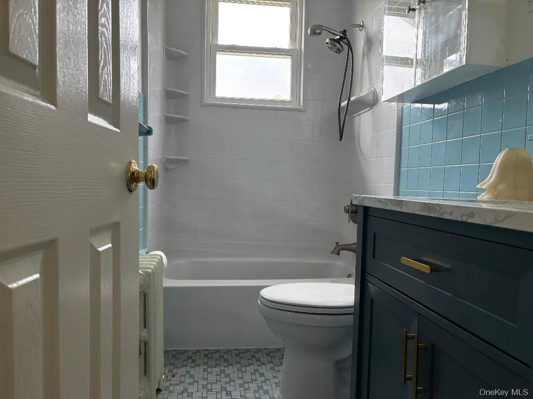 111 Hart Avenue, Yonkers, NY, 2 Bedrooms Bedrooms, 4 Rooms Rooms,1 BathroomBathrooms,Residential Lease,For Rent,Hart,0,1034643 111 Hart Avenue, Yonkers, NY, 2 Bedrooms Bedrooms, 4 Rooms Rooms,1 BathroomBathrooms,Residential Lease,For Rent,Hart,0,1034643