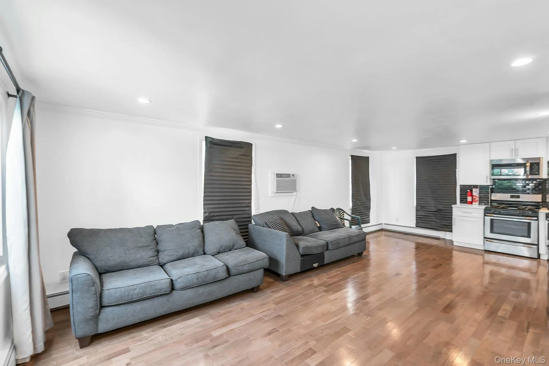 36B Avenue A, North Hempstead, NY, 2 Bedrooms Bedrooms, 5 Rooms Rooms,1 BathroomBathrooms,Residential Lease,For Rent,Avenue A,0,1034644 36B Avenue A, North Hempstead, NY, 2 Bedrooms Bedrooms, 5 Rooms Rooms,1 BathroomBathrooms,Residential Lease,For Rent,Avenue A,0,1034644