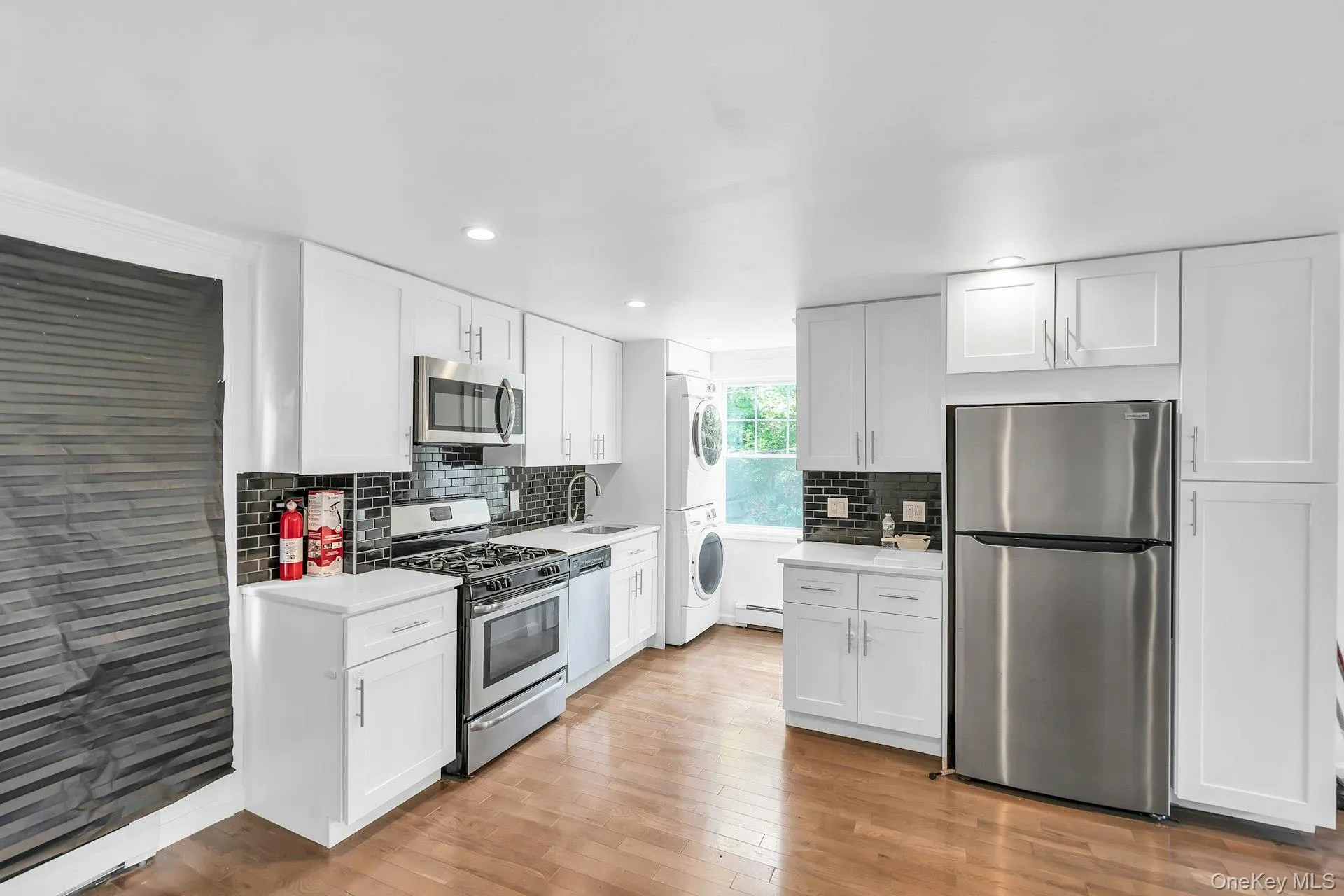 36B Avenue A, North Hempstead, NY, 2 Bedrooms Bedrooms, 5 Rooms Rooms,1 BathroomBathrooms,Residential Lease,For Rent,Avenue A,0,1034644 36B Avenue A, North Hempstead, NY, 2 Bedrooms Bedrooms, 5 Rooms Rooms,1 BathroomBathrooms,Residential Lease,For Rent,Avenue A,0,1034644