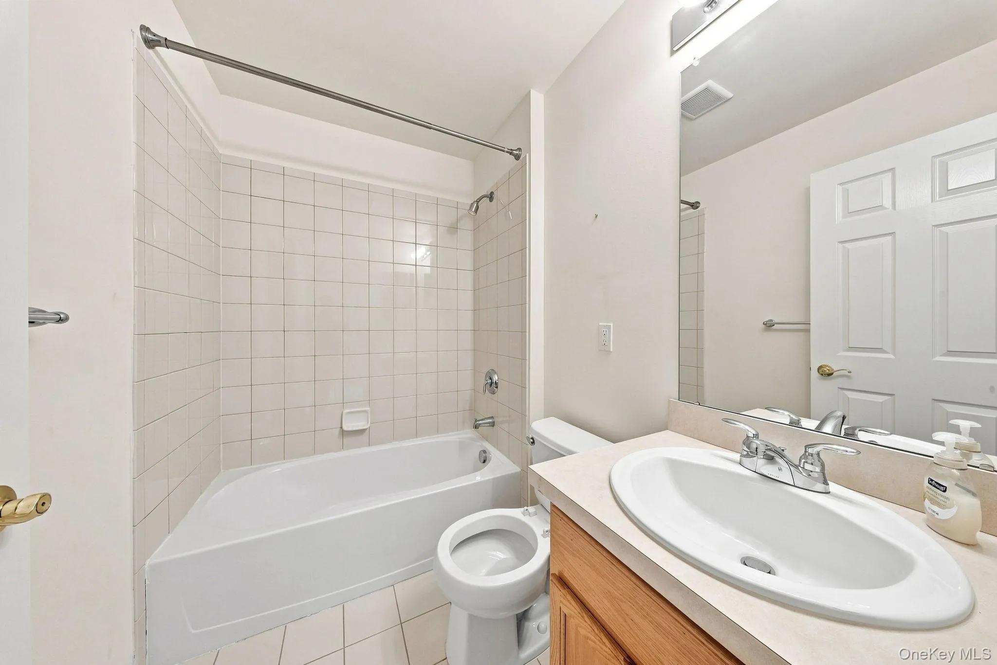 227 Orleans Road, Newburgh (town), NY, 3 Bedrooms Bedrooms, 7 Rooms Rooms,2 BathroomsBathrooms,Residential,For Rent,Orleans,0,1034649 227 Orleans Road, Newburgh (town), NY, 3 Bedrooms Bedrooms, 7 Rooms Rooms,2 BathroomsBathrooms,Residential,For Rent,Orleans,0,1034649