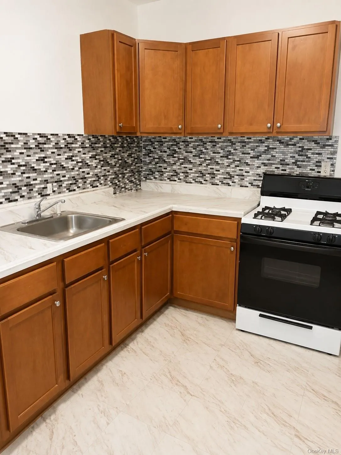 640 6th Avenue, Mount Vernon, NY, 3 Bedrooms Bedrooms, 5 Rooms Rooms,1 BathroomBathrooms,Residential Lease,For Rent,6th,0,1034652 640 6th Avenue, Mount Vernon, NY, 3 Bedrooms Bedrooms, 5 Rooms Rooms,1 BathroomBathrooms,Residential Lease,For Rent,6th,0,1034652