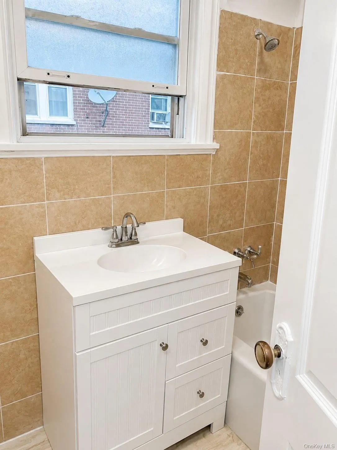 640 6th Avenue, Mount Vernon, NY, 3 Bedrooms Bedrooms, 5 Rooms Rooms,1 BathroomBathrooms,Residential Lease,For Rent,6th,0,1034652 640 6th Avenue, Mount Vernon, NY, 3 Bedrooms Bedrooms, 5 Rooms Rooms,1 BathroomBathrooms,Residential Lease,For Rent,6th,0,1034652