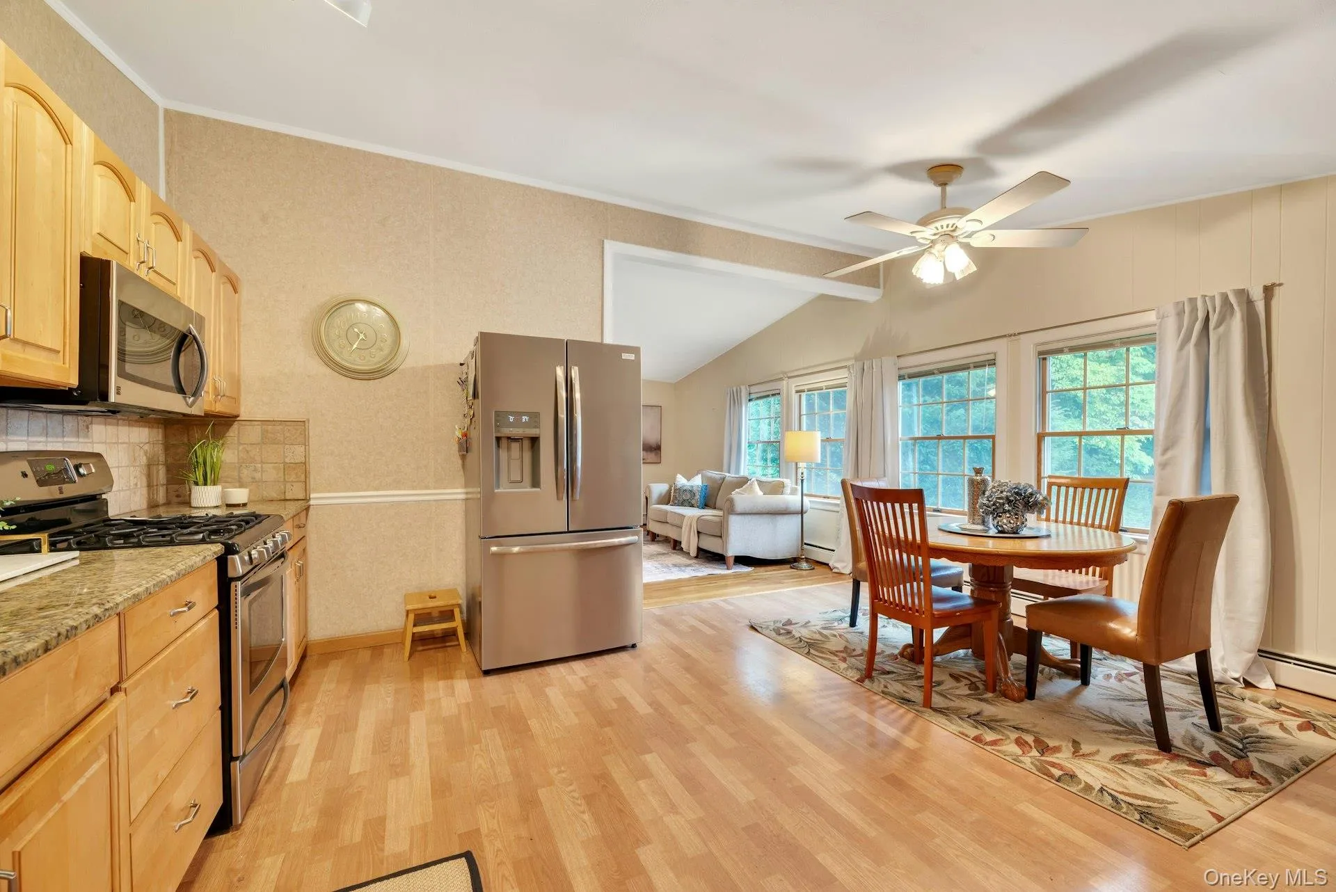34 Crestwood Lane, Islip, NY, 3 Bedrooms Bedrooms, 8 Rooms Rooms,1 BathroomBathrooms,Residential,For Rent,Crestwood,0,1034658 34 Crestwood Lane, Islip, NY, 3 Bedrooms Bedrooms, 8 Rooms Rooms,1 BathroomBathrooms,Residential,For Rent,Crestwood,0,1034658