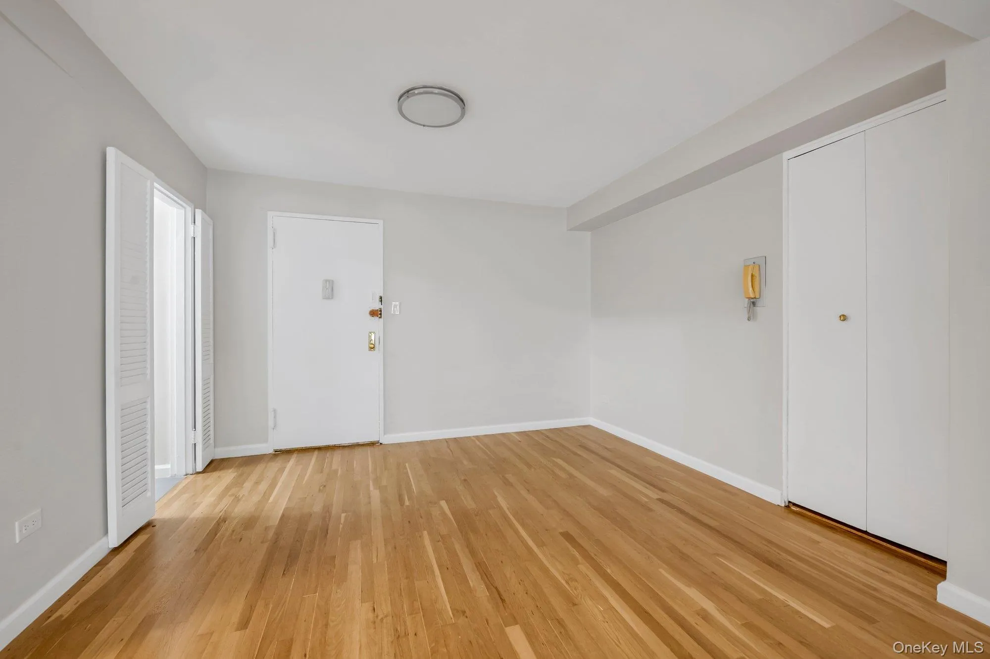 142-05 Roosevelt Avenue, New York, NY, 1 Bedroom Bedrooms, 4 Rooms Rooms,1 BathroomBathrooms,Residential,For Rent,Roosevelt,0,1034660 142-05 Roosevelt Avenue, New York, NY, 1 Bedroom Bedrooms, 4 Rooms Rooms,1 BathroomBathrooms,Residential,For Rent,Roosevelt,0,1034660