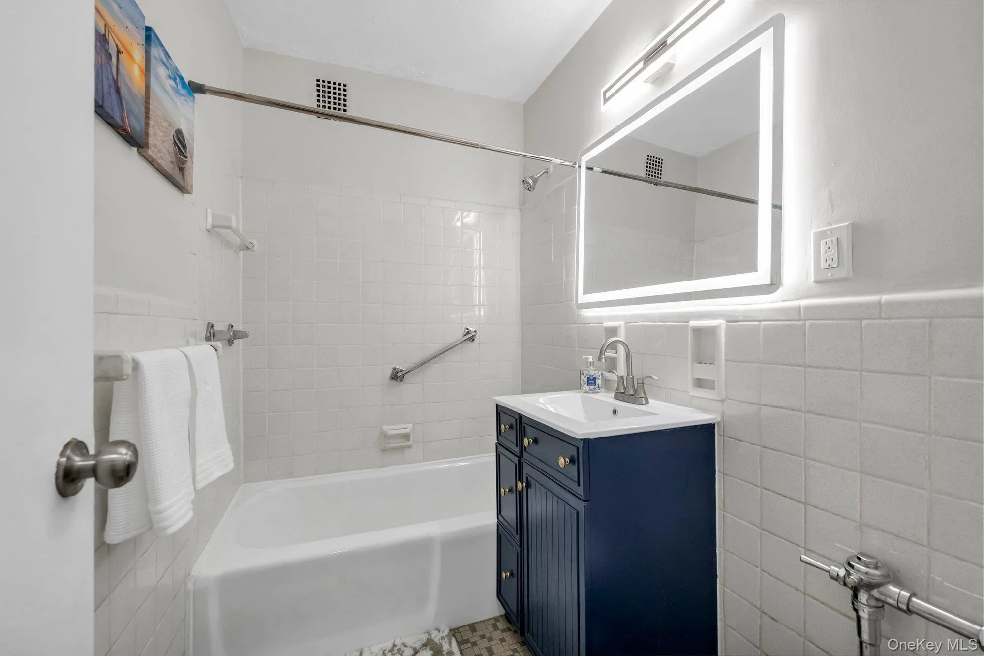 142-05 Roosevelt Avenue, New York, NY, 1 Bedroom Bedrooms, 4 Rooms Rooms,1 BathroomBathrooms,Residential,For Rent,Roosevelt,0,1034660 142-05 Roosevelt Avenue, New York, NY, 1 Bedroom Bedrooms, 4 Rooms Rooms,1 BathroomBathrooms,Residential,For Rent,Roosevelt,0,1034660