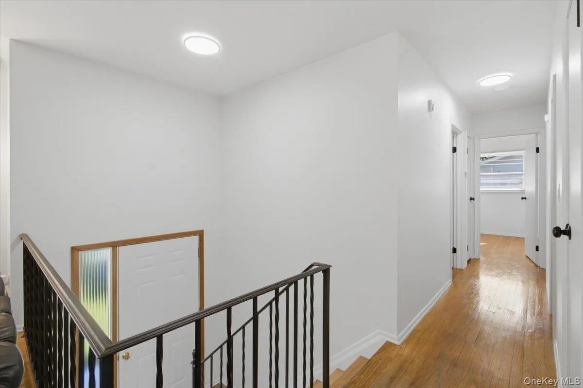 Perfectly cleane dand shined hardwood floors. Perfectly cleane dand shined hardwood floors.