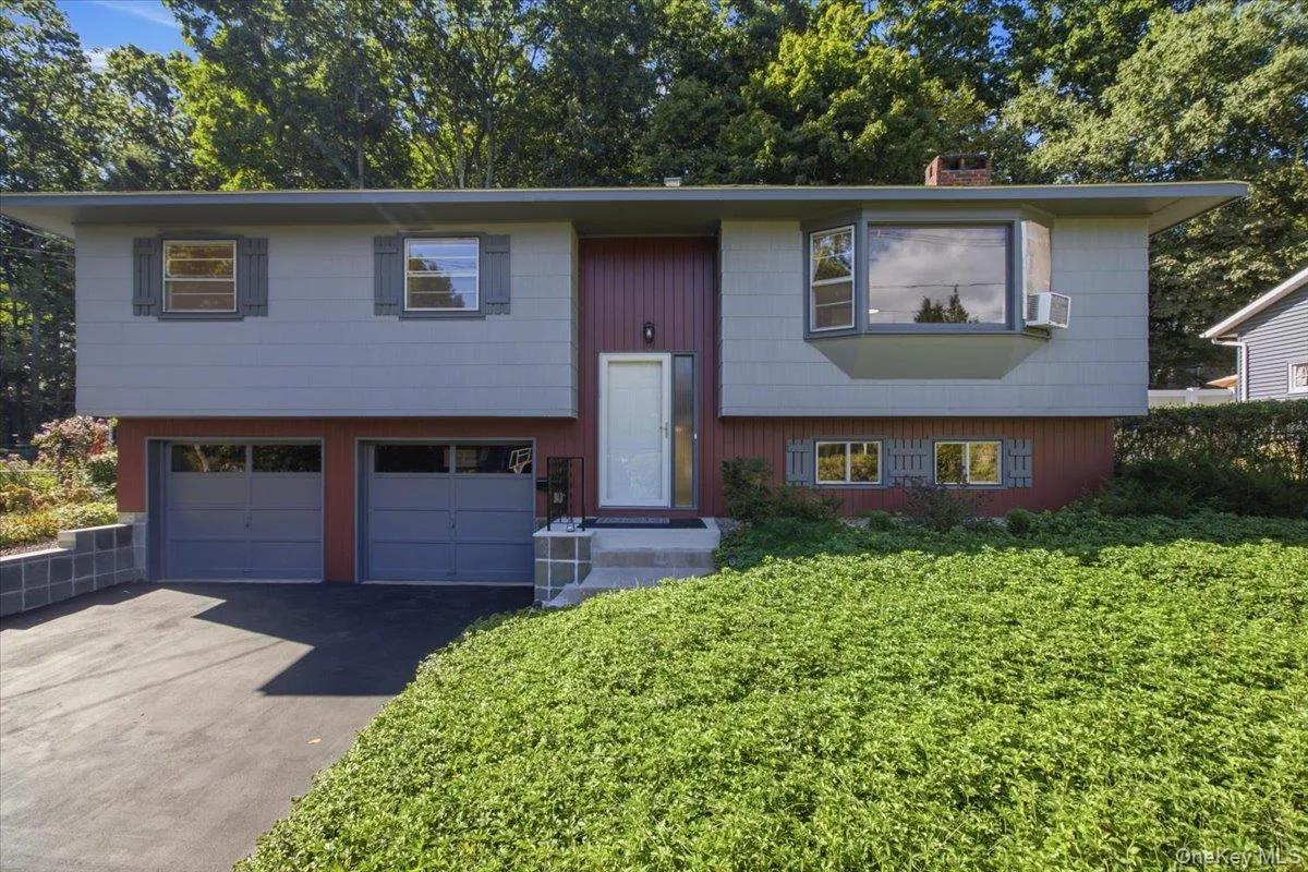 66 Lamb Avenue, Saugerties, NY, 4 Bedrooms Bedrooms, 10 Rooms Rooms,2 BathroomsBathrooms,Residential,For Rent,Lamb,0,1034661 66 Lamb Avenue, Saugerties, NY, 4 Bedrooms Bedrooms, 10 Rooms Rooms,2 BathroomsBathrooms,Residential,For Rent,Lamb,0,1034661
