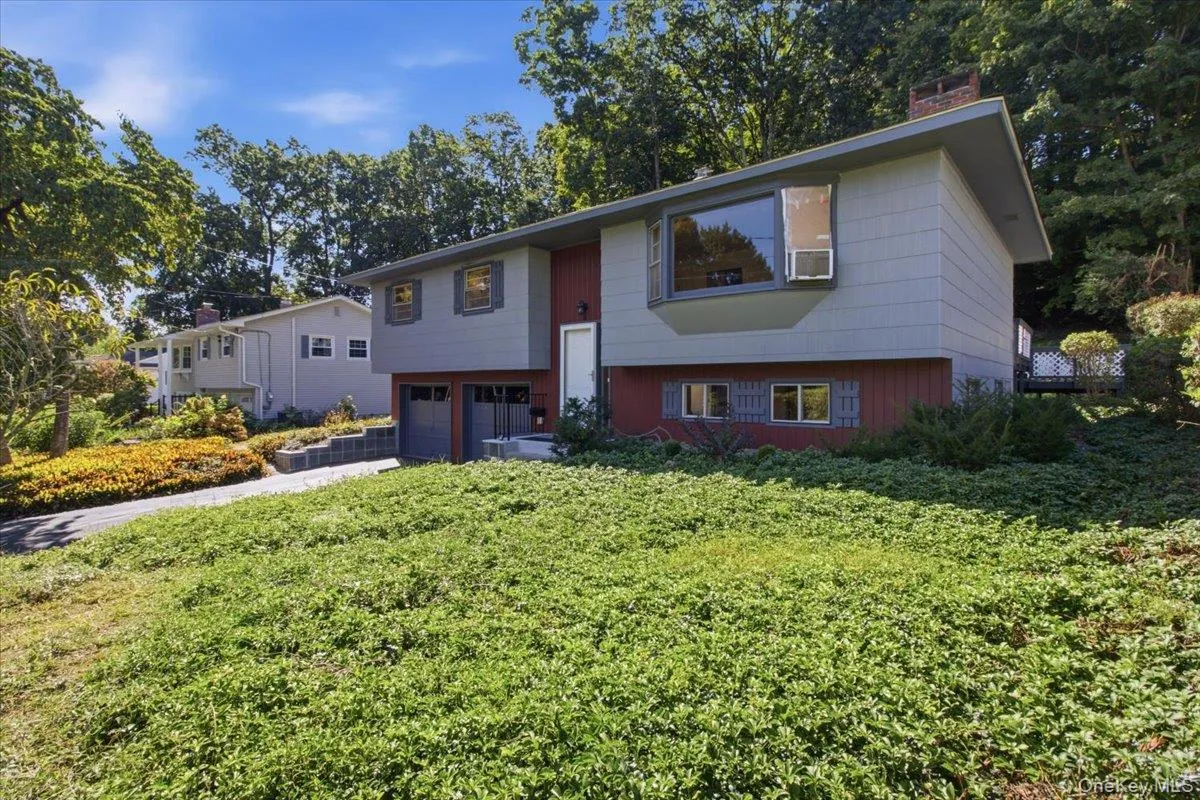 66 Lamb Avenue, Saugerties, NY, 4 Bedrooms Bedrooms, 10 Rooms Rooms,2 BathroomsBathrooms,Residential,For Rent,Lamb,0,1034661 66 Lamb Avenue, Saugerties, NY, 4 Bedrooms Bedrooms, 10 Rooms Rooms,2 BathroomsBathrooms,Residential,For Rent,Lamb,0,1034661