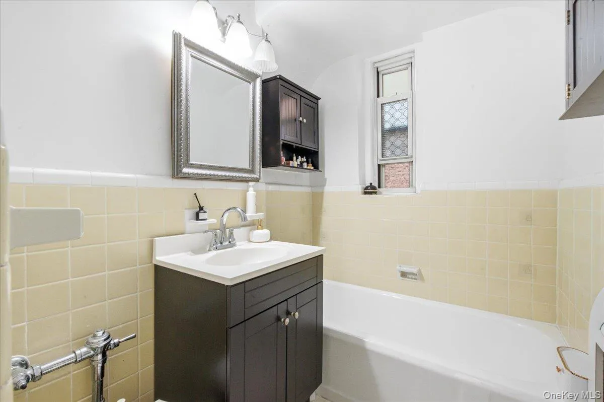110-35 72nd Road, New York, NY, 2 Bedrooms Bedrooms, 5 Rooms Rooms,1 BathroomBathrooms,Residential,For Rent,72nd,0,1034666 110-35 72nd Road, New York, NY, 2 Bedrooms Bedrooms, 5 Rooms Rooms,1 BathroomBathrooms,Residential,For Rent,72nd,0,1034666