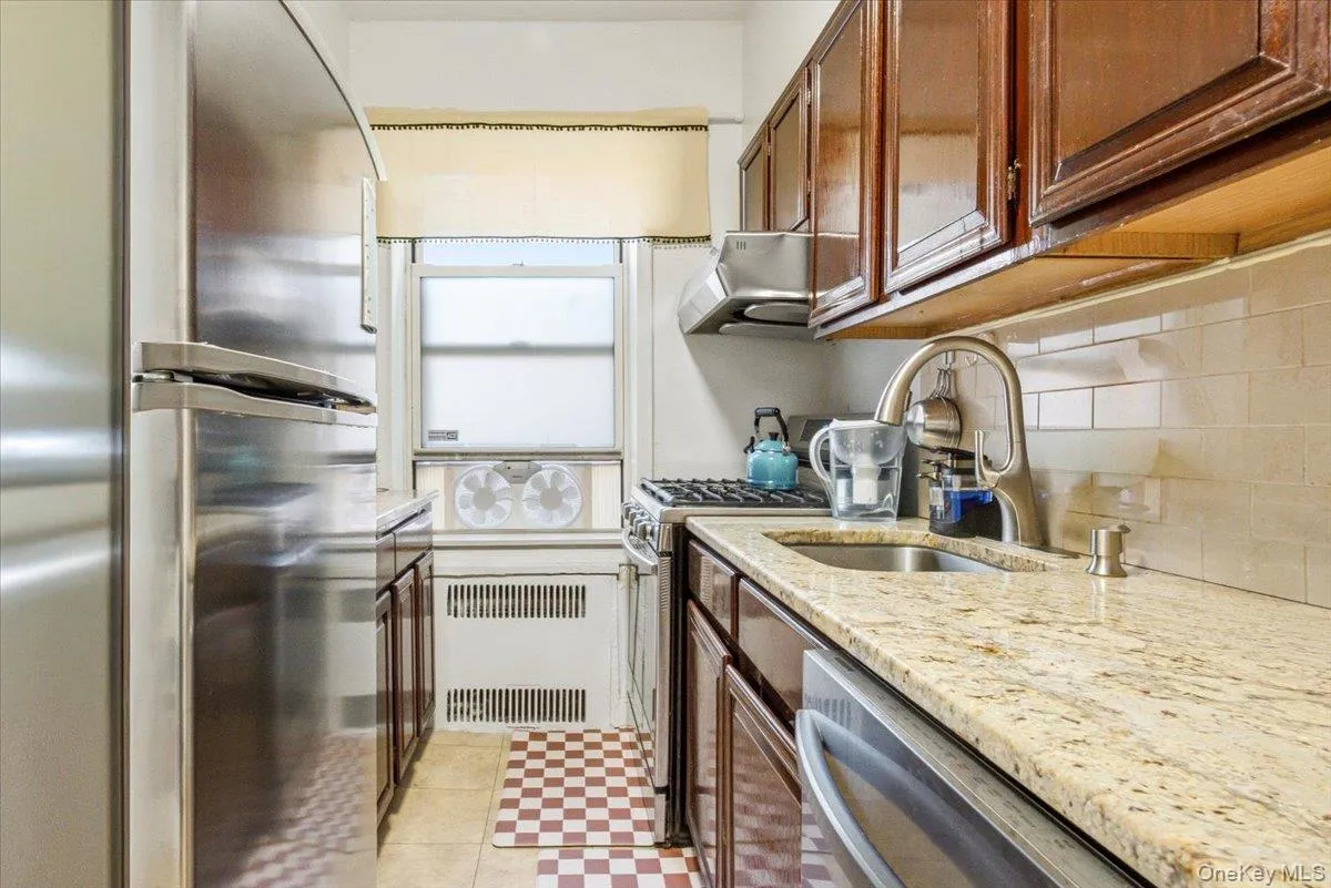 110-35 72nd Road, New York, NY, 2 Bedrooms Bedrooms, 5 Rooms Rooms,1 BathroomBathrooms,Residential,For Rent,72nd,0,1034666 110-35 72nd Road, New York, NY, 2 Bedrooms Bedrooms, 5 Rooms Rooms,1 BathroomBathrooms,Residential,For Rent,72nd,0,1034666