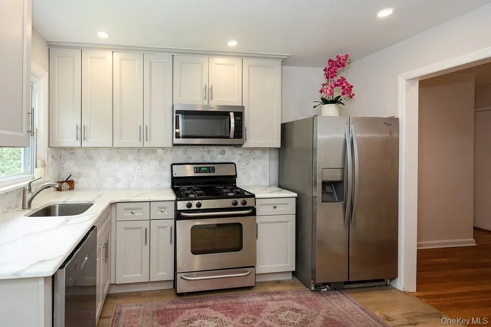 242 Clinton Road, Hempstead, NY, 4 Bedrooms Bedrooms, 6 Rooms Rooms,2 BathroomsBathrooms,Residential Lease,For Rent,Clinton,0,1034669 242 Clinton Road, Hempstead, NY, 4 Bedrooms Bedrooms, 6 Rooms Rooms,2 BathroomsBathrooms,Residential Lease,For Rent,Clinton,0,1034669