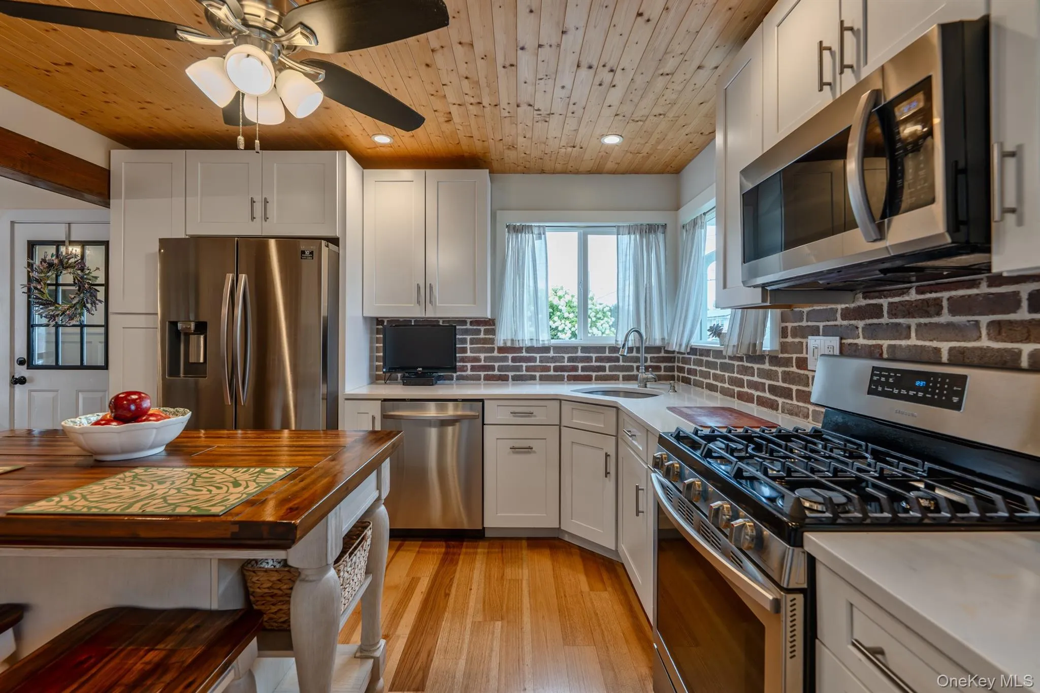 10 Lipton Street, Kingston, NY, 3 Bedrooms Bedrooms, 9 Rooms Rooms,2 BathroomsBathrooms,Residential,For Rent,Lipton,0,1034671 10 Lipton Street, Kingston, NY, 3 Bedrooms Bedrooms, 9 Rooms Rooms,2 BathroomsBathrooms,Residential,For Rent,Lipton,0,1034671
