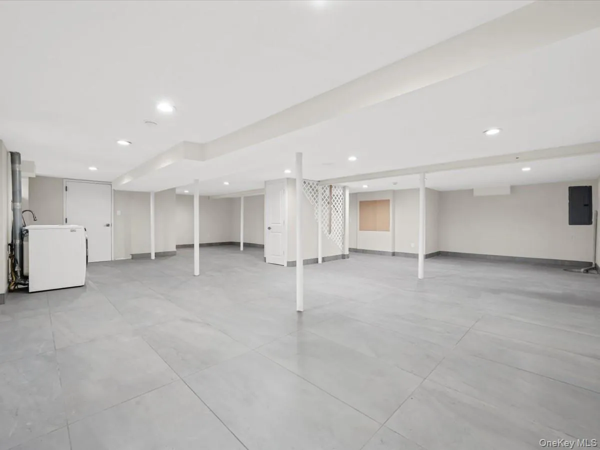 10 Terrace Road, North Hempstead, NY, 5 Bedrooms Bedrooms, 8 Rooms Rooms,4 BathroomsBathrooms,Residential,For Rent,Terrace,0,1034680 10 Terrace Road, North Hempstead, NY, 5 Bedrooms Bedrooms, 8 Rooms Rooms,4 BathroomsBathrooms,Residential,For Rent,Terrace,0,1034680