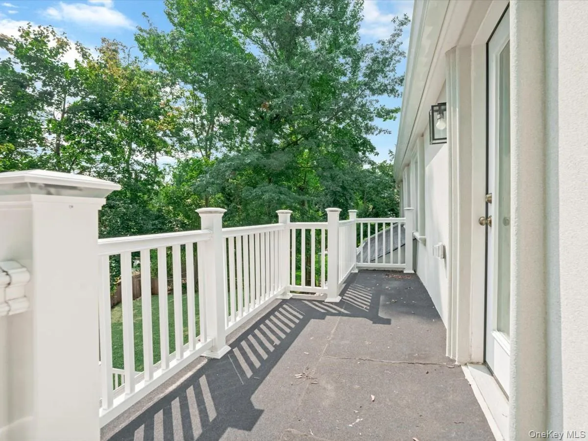 10 Terrace Road, North Hempstead, NY, 5 Bedrooms Bedrooms, 8 Rooms Rooms,4 BathroomsBathrooms,Residential,For Rent,Terrace,0,1034680 10 Terrace Road, North Hempstead, NY, 5 Bedrooms Bedrooms, 8 Rooms Rooms,4 BathroomsBathrooms,Residential,For Rent,Terrace,0,1034680