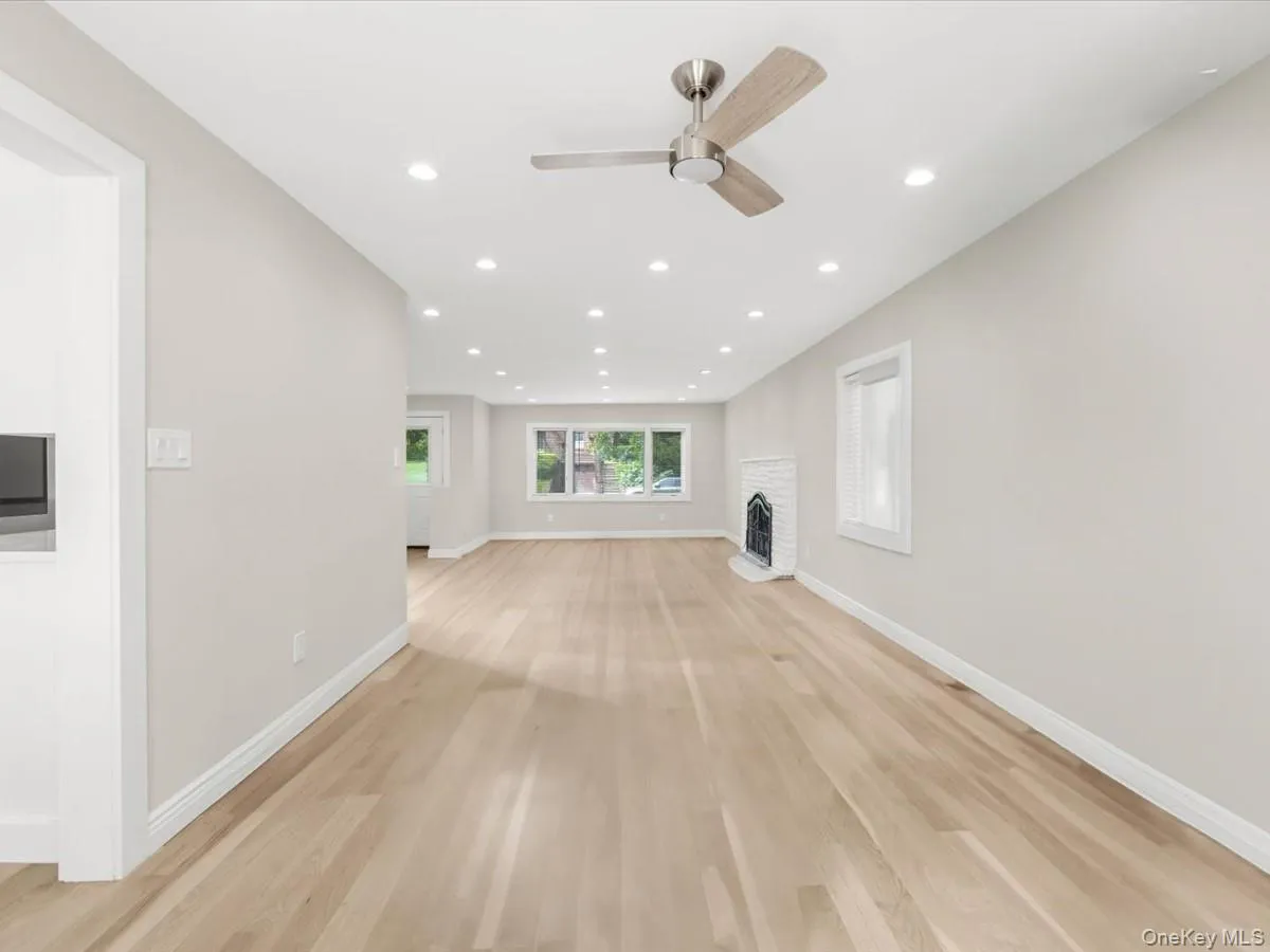 10 Terrace Road, North Hempstead, NY, 5 Bedrooms Bedrooms, 8 Rooms Rooms,4 BathroomsBathrooms,Residential,For Rent,Terrace,0,1034680 10 Terrace Road, North Hempstead, NY, 5 Bedrooms Bedrooms, 8 Rooms Rooms,4 BathroomsBathrooms,Residential,For Rent,Terrace,0,1034680