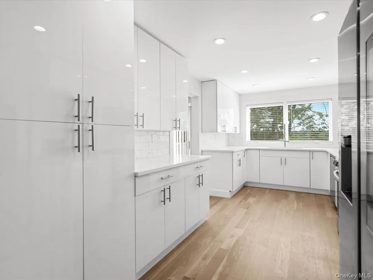 10 Terrace Road, North Hempstead, NY, 5 Bedrooms Bedrooms, 8 Rooms Rooms,4 BathroomsBathrooms,Residential,For Rent,Terrace,0,1034680 10 Terrace Road, North Hempstead, NY, 5 Bedrooms Bedrooms, 8 Rooms Rooms,4 BathroomsBathrooms,Residential,For Rent,Terrace,0,1034680