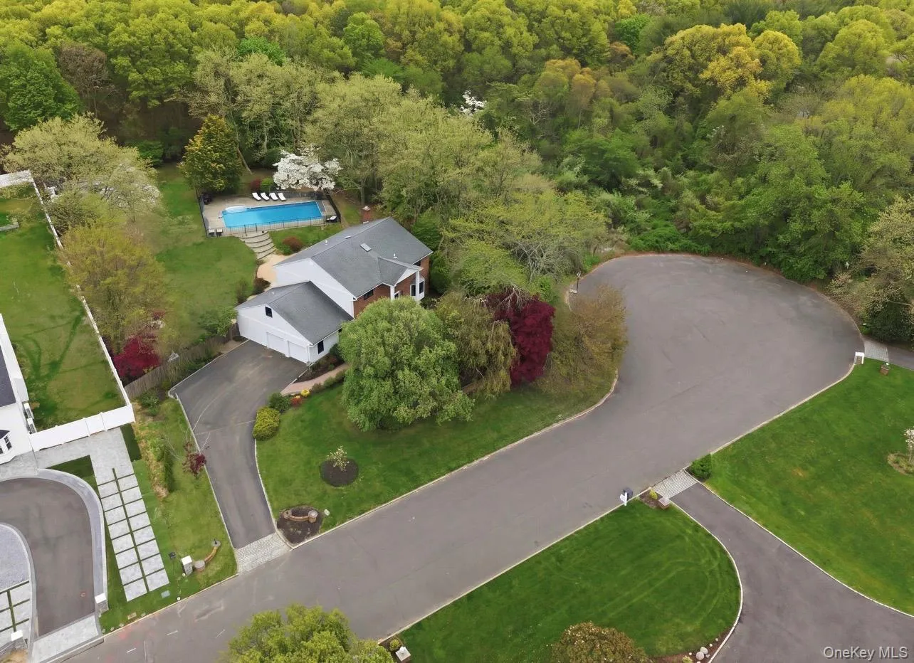 21 Sleepy Lane, Huntington, NY, 5 Bedrooms Bedrooms, 5 Rooms Rooms,3 BathroomsBathrooms,Residential,For Rent,Sleepy,0,1034684 21 Sleepy Lane, Huntington, NY, 5 Bedrooms Bedrooms, 5 Rooms Rooms,3 BathroomsBathrooms,Residential,For Rent,Sleepy,0,1034684