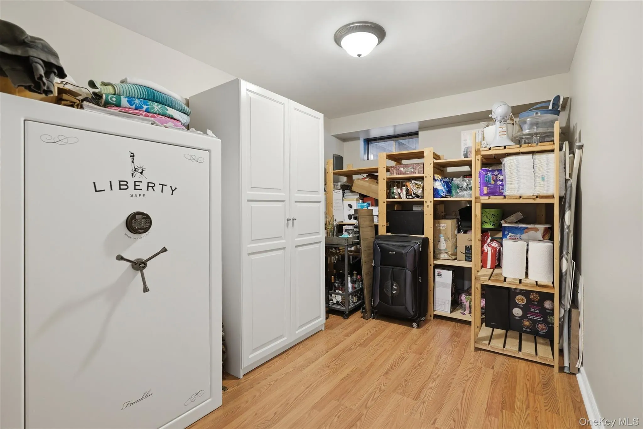 Currently used for storage but could be a great office Currently used for storage but could be a great office