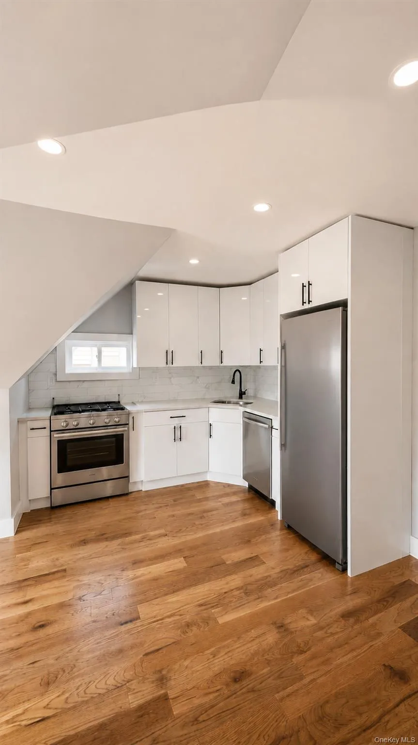 11588 220th Street, New York, NY, 8 Bedrooms Bedrooms, 14 Rooms Rooms,3 BathroomsBathrooms,Residential,For Rent,220th,0,1034691 11588 220th Street, New York, NY, 8 Bedrooms Bedrooms, 14 Rooms Rooms,3 BathroomsBathrooms,Residential,For Rent,220th,0,1034691