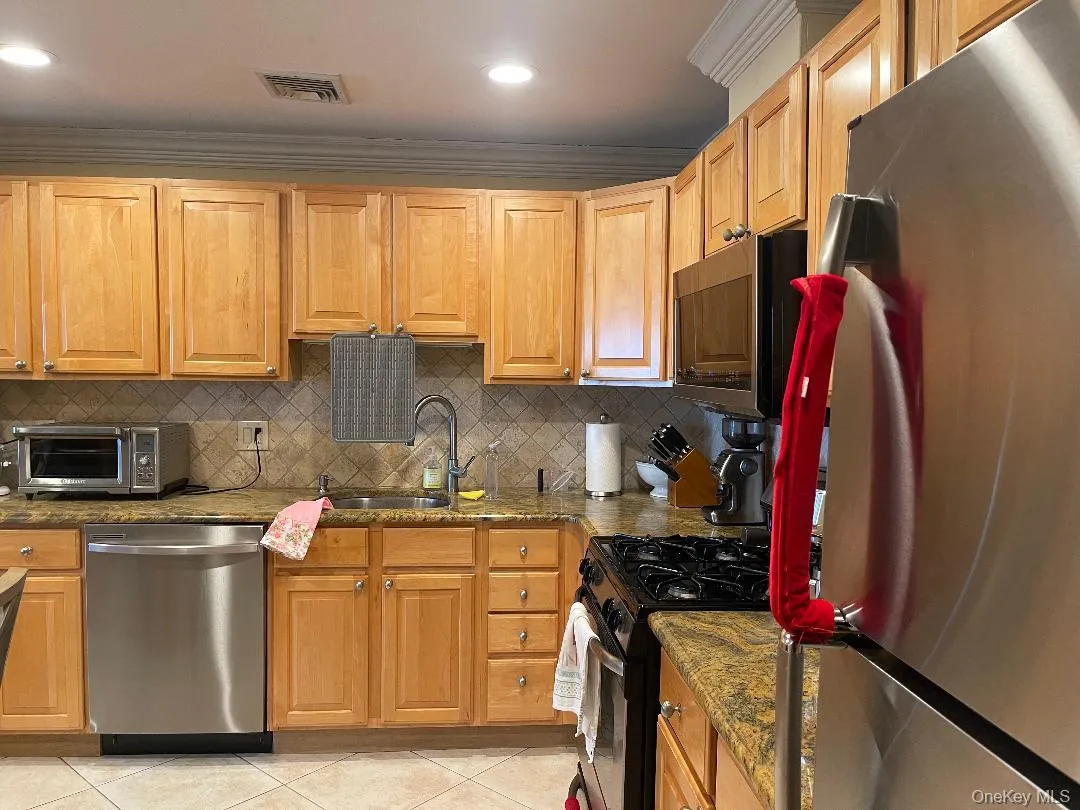 329 Broadway, Long Beach, NY, 3 Bedrooms Bedrooms, 7 Rooms Rooms,2 BathroomsBathrooms,Residential Lease,For Rent,Broadway,0,1034693 329 Broadway, Long Beach, NY, 3 Bedrooms Bedrooms, 7 Rooms Rooms,2 BathroomsBathrooms,Residential Lease,For Rent,Broadway,0,1034693