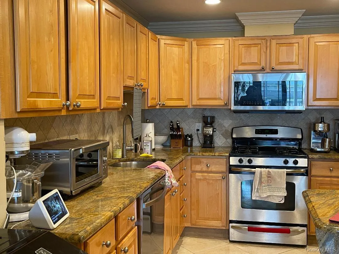 329 Broadway, Long Beach, NY, 3 Bedrooms Bedrooms, 7 Rooms Rooms,2 BathroomsBathrooms,Residential Lease,For Rent,Broadway,0,1034693 329 Broadway, Long Beach, NY, 3 Bedrooms Bedrooms, 7 Rooms Rooms,2 BathroomsBathrooms,Residential Lease,For Rent,Broadway,0,1034693
