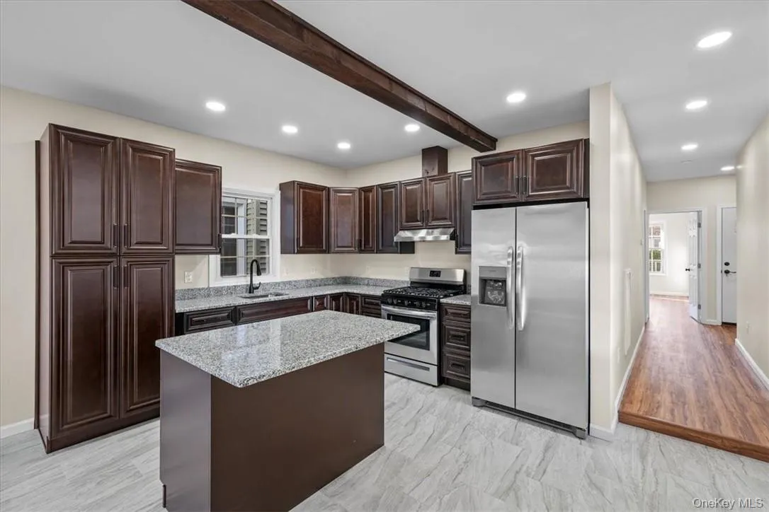 Eat in kitchen w granite countertops Eat in kitchen w granite countertops