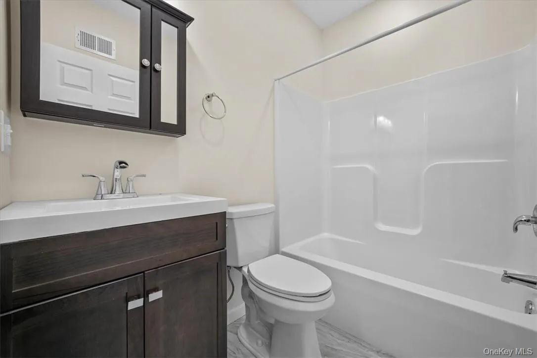 1st Floor Main bath 1st Floor Main bath
