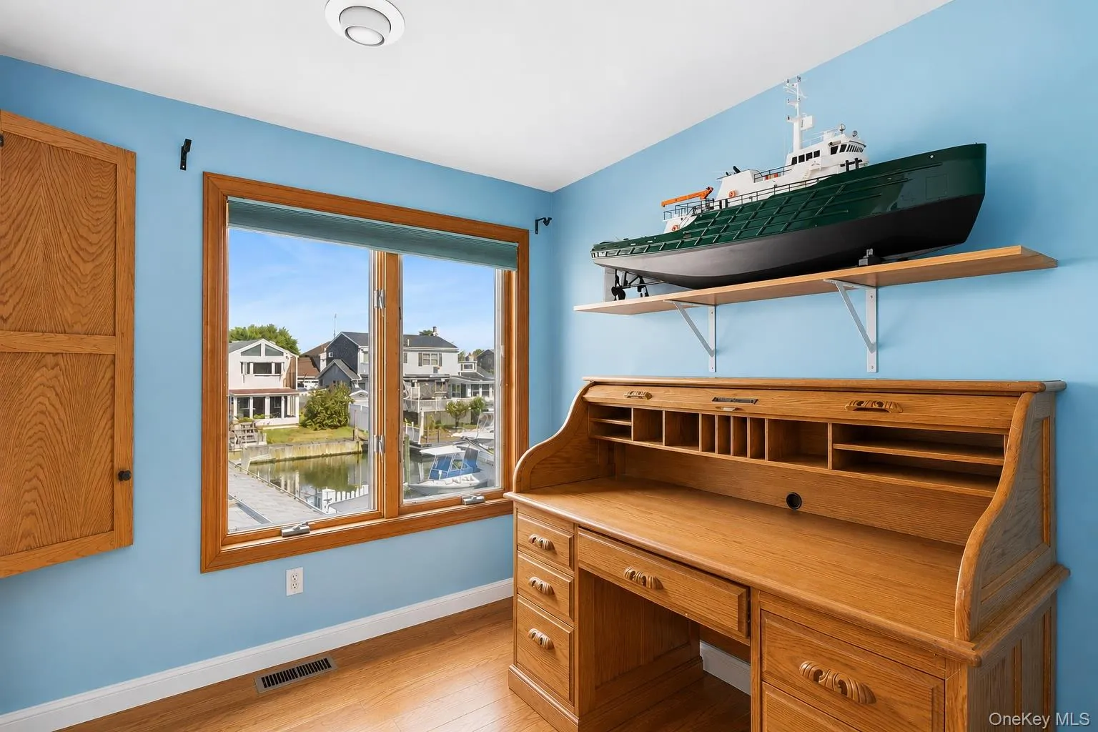 Small office or closet space Small office or closet space