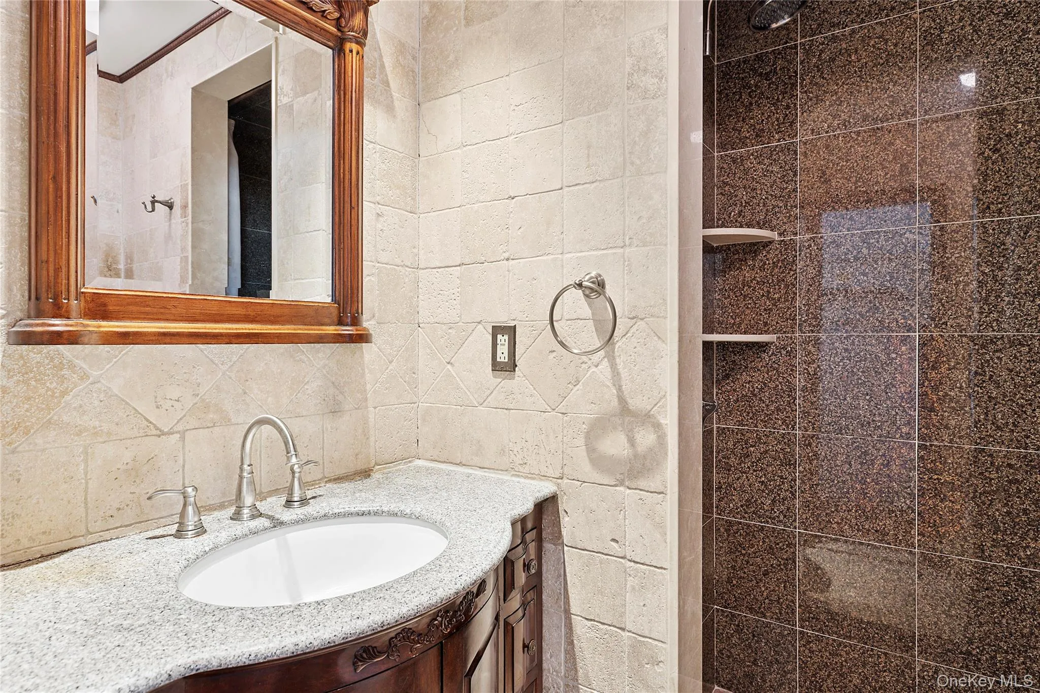 Full Bathroom Full Bathroom