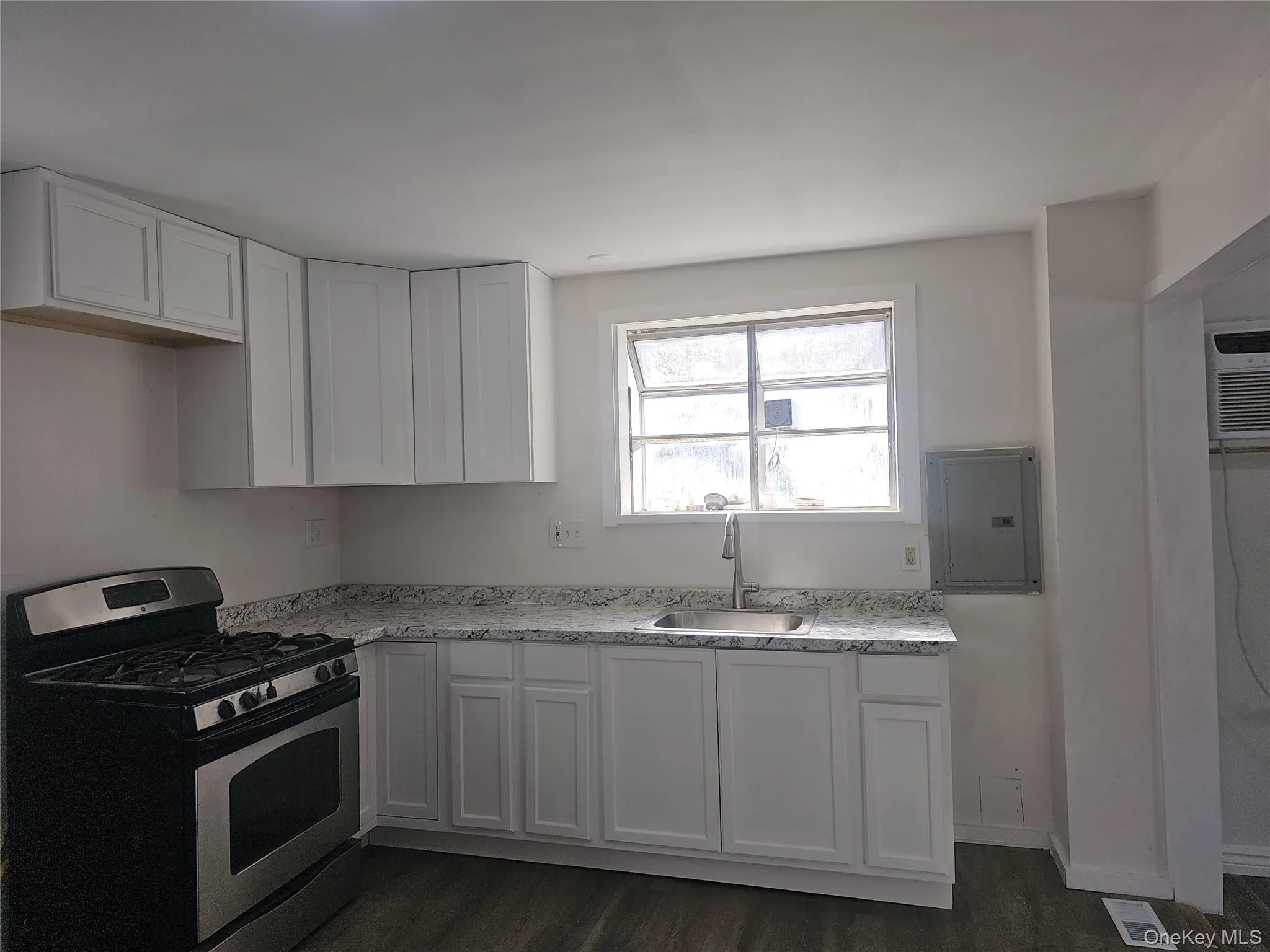 84 State Avenue, Babylon, NY, 4 Bedrooms Bedrooms, 8 Rooms Rooms,2 BathroomsBathrooms,Residential Lease,For Rent,State,0,1034713 84 State Avenue, Babylon, NY, 4 Bedrooms Bedrooms, 8 Rooms Rooms,2 BathroomsBathrooms,Residential Lease,For Rent,State,0,1034713