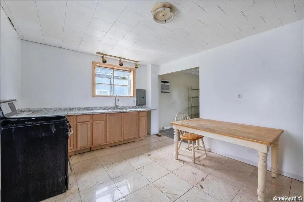 84 State Avenue, Babylon, NY, 4 Bedrooms Bedrooms, 8 Rooms Rooms,2 BathroomsBathrooms,Residential Lease,For Rent,State,0,1034713 84 State Avenue, Babylon, NY, 4 Bedrooms Bedrooms, 8 Rooms Rooms,2 BathroomsBathrooms,Residential Lease,For Rent,State,0,1034713