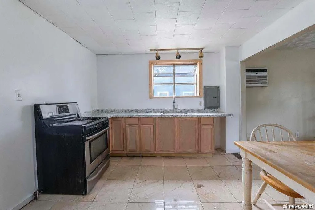 84 State Avenue, Babylon, NY, 4 Bedrooms Bedrooms, 8 Rooms Rooms,2 BathroomsBathrooms,Residential Lease,For Rent,State,0,1034713 84 State Avenue, Babylon, NY, 4 Bedrooms Bedrooms, 8 Rooms Rooms,2 BathroomsBathrooms,Residential Lease,For Rent,State,0,1034713
