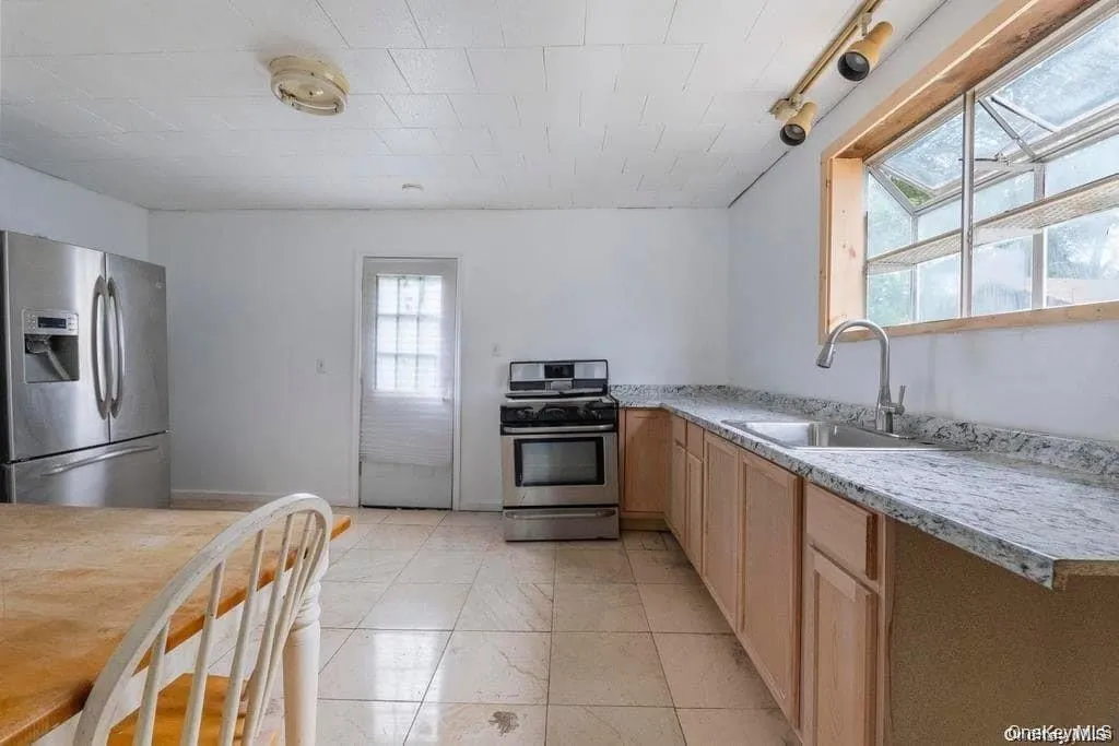 84 State Avenue, Babylon, NY, 4 Bedrooms Bedrooms, 8 Rooms Rooms,2 BathroomsBathrooms,Residential Lease,For Rent,State,0,1034713 84 State Avenue, Babylon, NY, 4 Bedrooms Bedrooms, 8 Rooms Rooms,2 BathroomsBathrooms,Residential Lease,For Rent,State,0,1034713