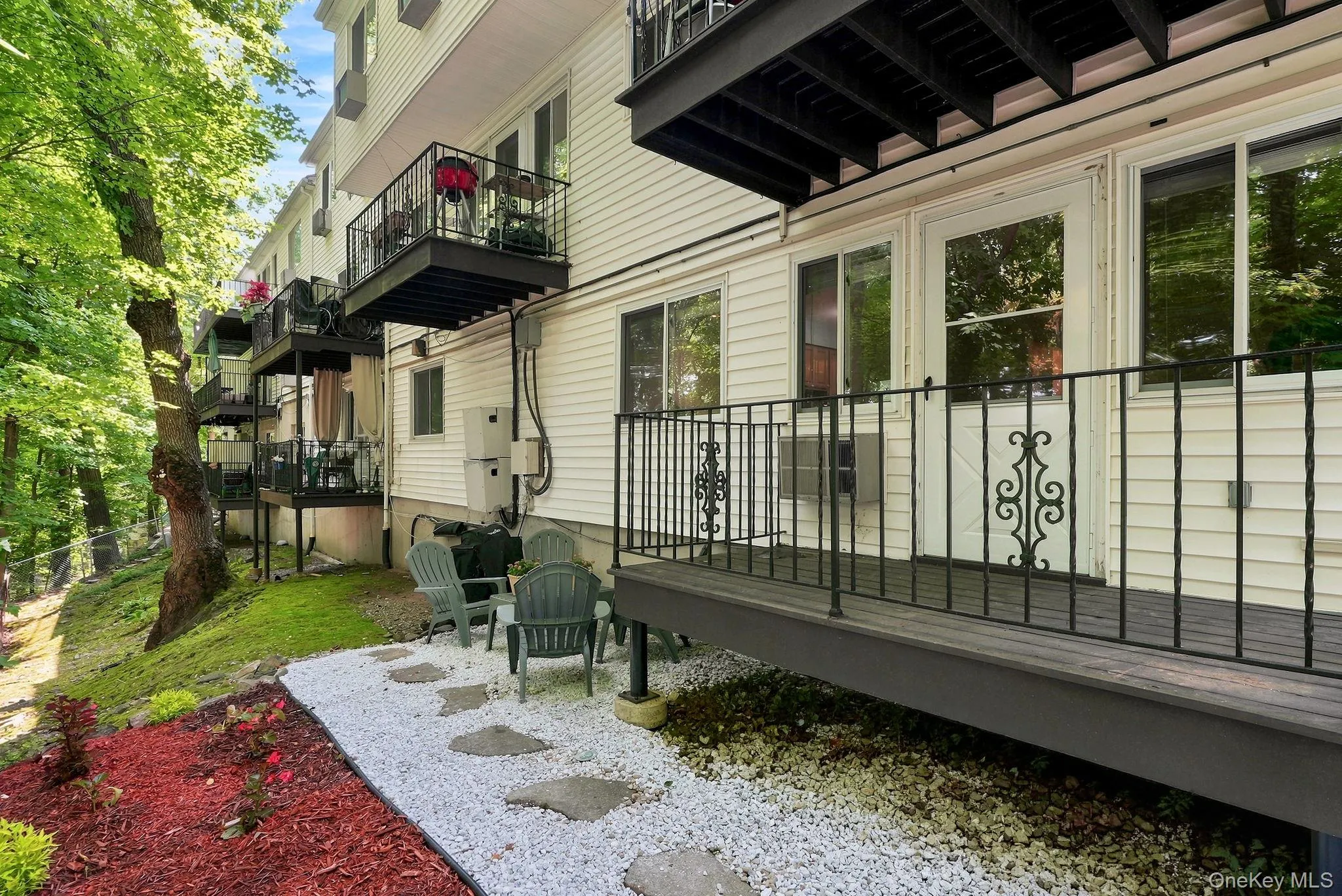 Deck and gravel area, and your own garden! Electric grills allowed. Deck and gravel area, and your own garden! Electric grills allowed.