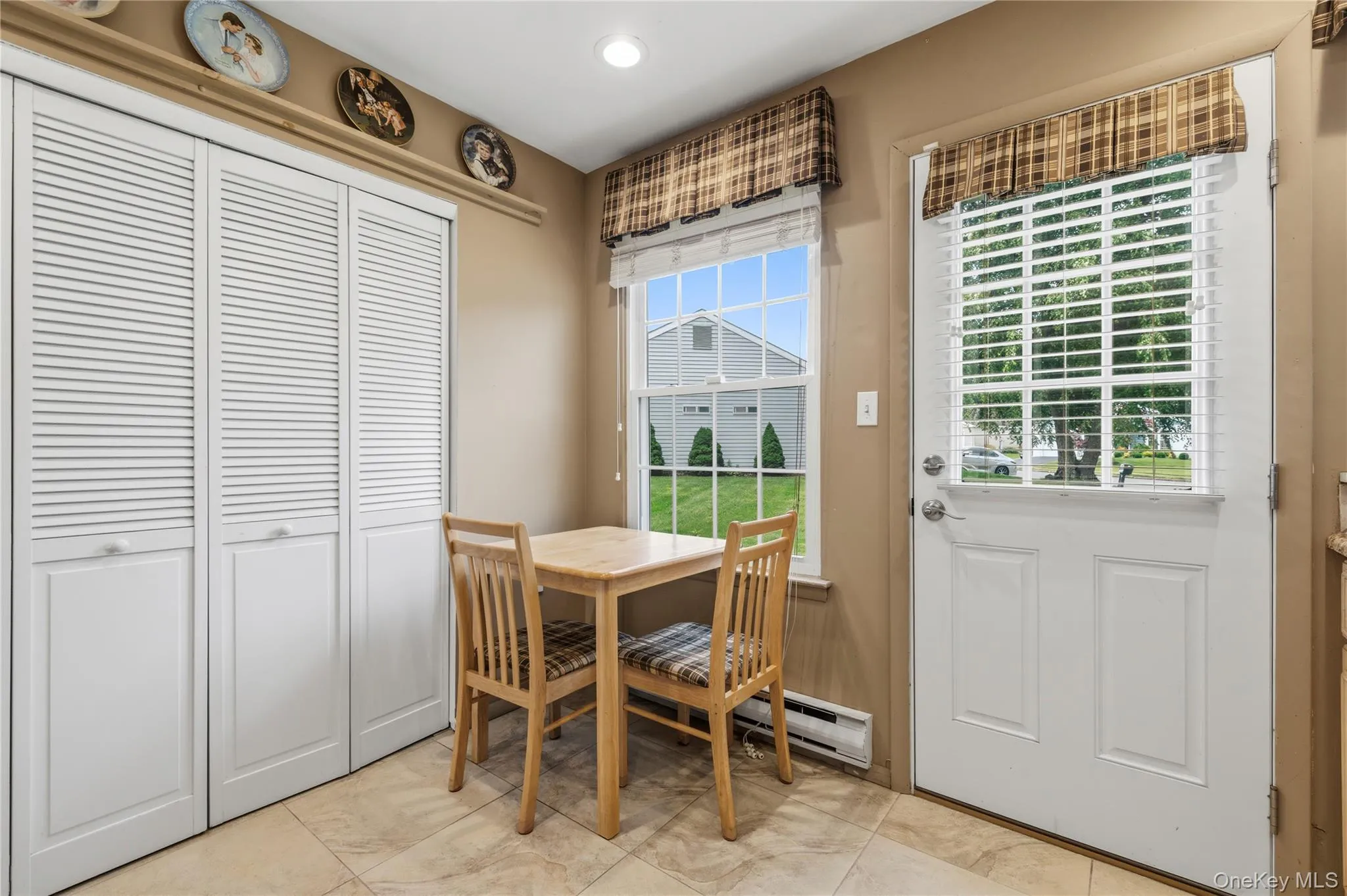 7 Avon Court, Brookhaven, NY, 2 Bedrooms Bedrooms, 6 Rooms Rooms,2 BathroomsBathrooms,Residential,For Rent,Avon,0,1034719 7 Avon Court, Brookhaven, NY, 2 Bedrooms Bedrooms, 6 Rooms Rooms,2 BathroomsBathrooms,Residential,For Rent,Avon,0,1034719
