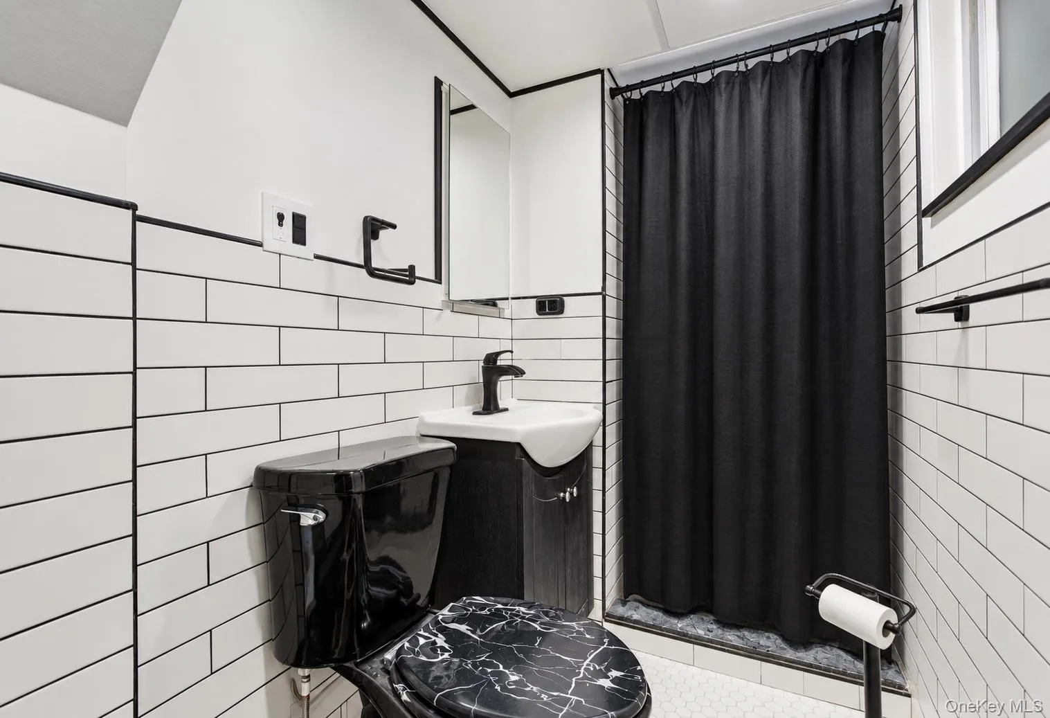 4065 Broadway, Hempstead, NY, 3 Bedrooms Bedrooms, 8 Rooms Rooms,1 BathroomBathrooms,Residential,For Rent,Broadway,0,1034720 4065 Broadway, Hempstead, NY, 3 Bedrooms Bedrooms, 8 Rooms Rooms,1 BathroomBathrooms,Residential,For Rent,Broadway,0,1034720
