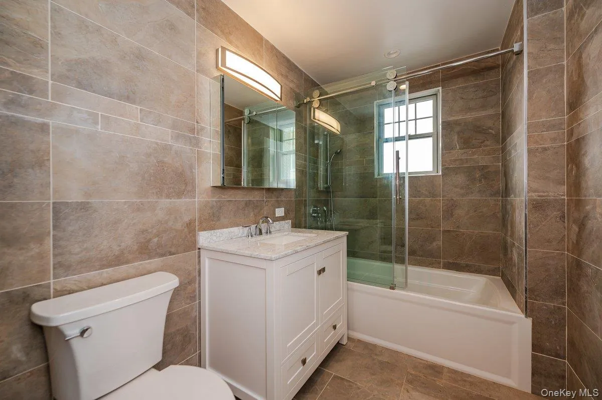 661 Broadway, Long Beach, NY, 3 Bedrooms Bedrooms, 5 Rooms Rooms,2 BathroomsBathrooms,Residential,For Rent,Broadway,0,1034731 661 Broadway, Long Beach, NY, 3 Bedrooms Bedrooms, 5 Rooms Rooms,2 BathroomsBathrooms,Residential,For Rent,Broadway,0,1034731