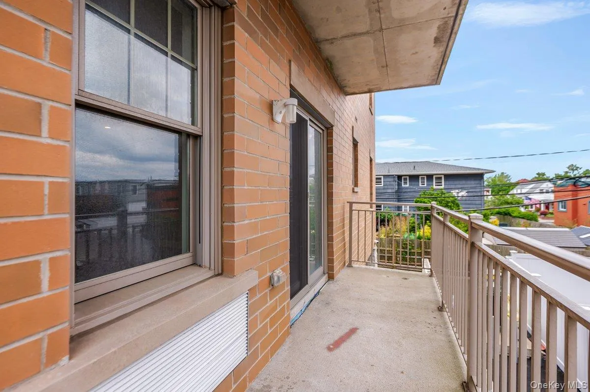 661 Broadway, Long Beach, NY, 3 Bedrooms Bedrooms, 5 Rooms Rooms,2 BathroomsBathrooms,Residential,For Rent,Broadway,0,1034731 661 Broadway, Long Beach, NY, 3 Bedrooms Bedrooms, 5 Rooms Rooms,2 BathroomsBathrooms,Residential,For Rent,Broadway,0,1034731