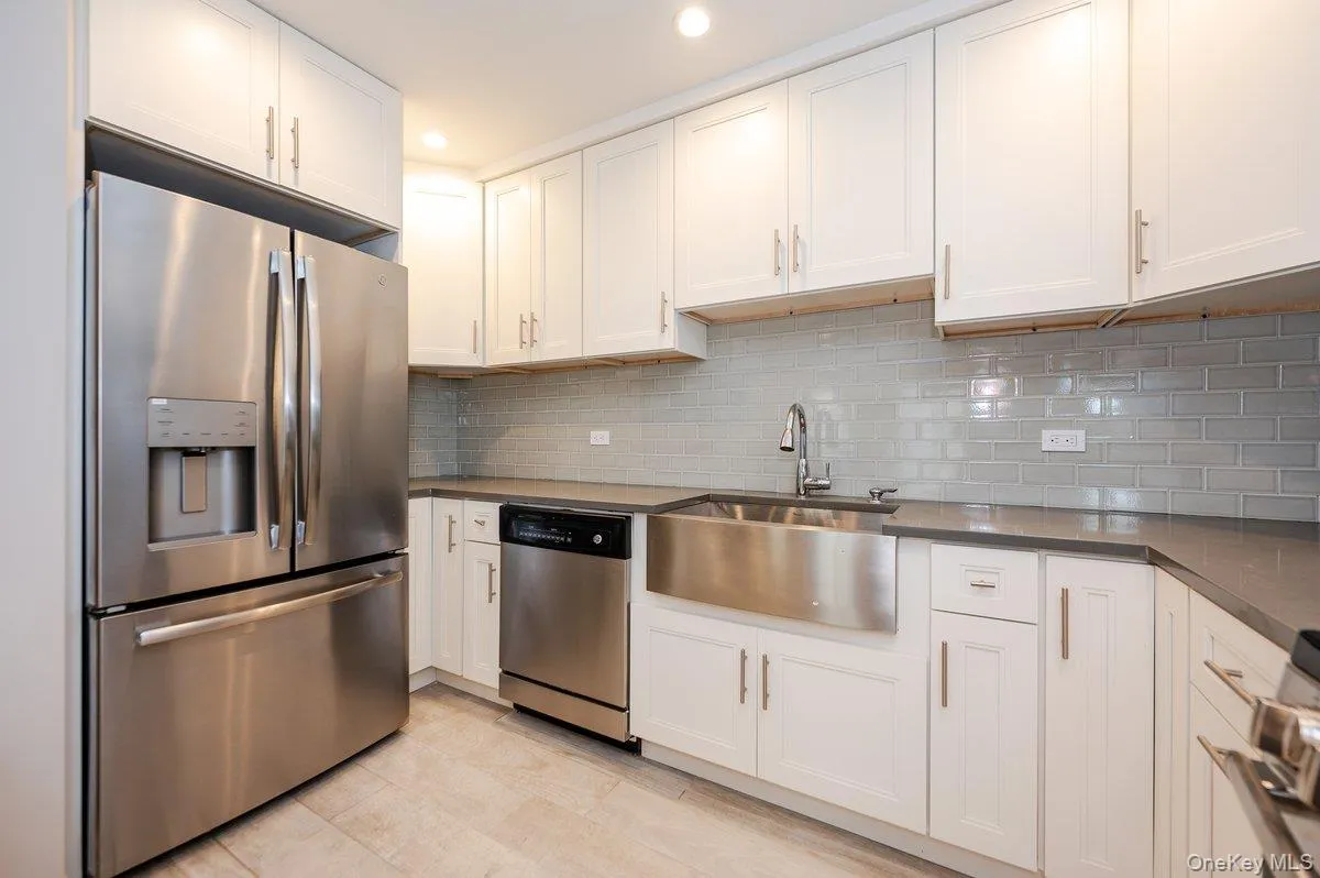661 Broadway, Long Beach, NY, 3 Bedrooms Bedrooms, 5 Rooms Rooms,2 BathroomsBathrooms,Residential,For Rent,Broadway,0,1034731 661 Broadway, Long Beach, NY, 3 Bedrooms Bedrooms, 5 Rooms Rooms,2 BathroomsBathrooms,Residential,For Rent,Broadway,0,1034731