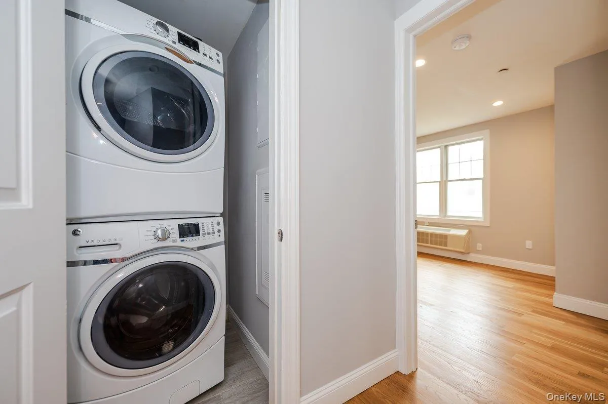 661 Broadway, Long Beach, NY, 3 Bedrooms Bedrooms, 5 Rooms Rooms,2 BathroomsBathrooms,Residential,For Rent,Broadway,0,1034731 661 Broadway, Long Beach, NY, 3 Bedrooms Bedrooms, 5 Rooms Rooms,2 BathroomsBathrooms,Residential,For Rent,Broadway,0,1034731