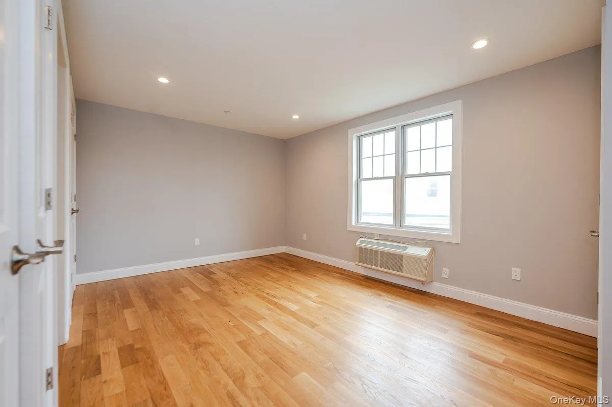 661 Broadway, Long Beach, NY, 3 Bedrooms Bedrooms, 5 Rooms Rooms,2 BathroomsBathrooms,Residential,For Rent,Broadway,0,1034731 661 Broadway, Long Beach, NY, 3 Bedrooms Bedrooms, 5 Rooms Rooms,2 BathroomsBathrooms,Residential,For Rent,Broadway,0,1034731