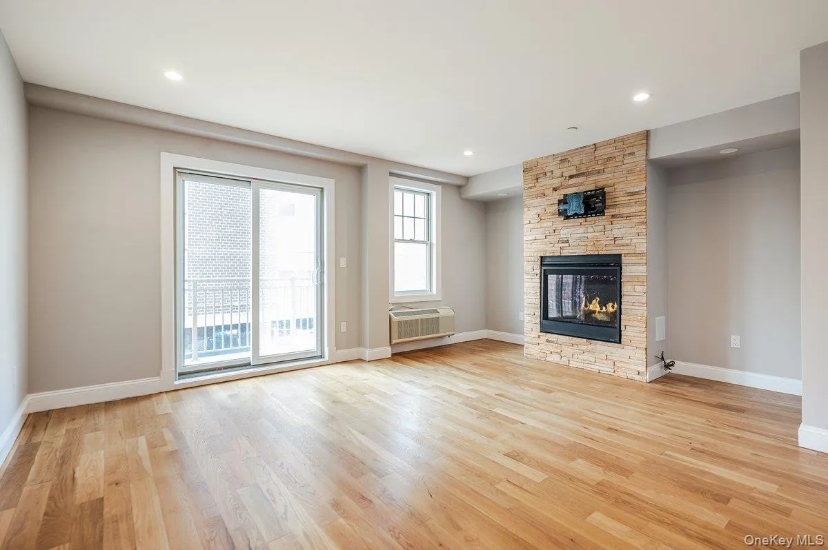 661 Broadway, Long Beach, NY, 3 Bedrooms Bedrooms, 5 Rooms Rooms,2 BathroomsBathrooms,Residential,For Rent,Broadway,0,1034731 661 Broadway, Long Beach, NY, 3 Bedrooms Bedrooms, 5 Rooms Rooms,2 BathroomsBathrooms,Residential,For Rent,Broadway,0,1034731