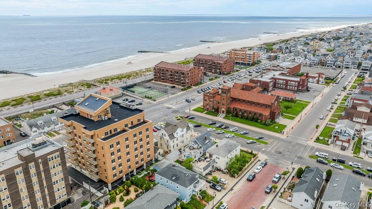 661 Broadway, Long Beach, NY, 3 Bedrooms Bedrooms, 5 Rooms Rooms,2 BathroomsBathrooms,Residential,For Rent,Broadway,0,1034731 661 Broadway, Long Beach, NY, 3 Bedrooms Bedrooms, 5 Rooms Rooms,2 BathroomsBathrooms,Residential,For Rent,Broadway,0,1034731