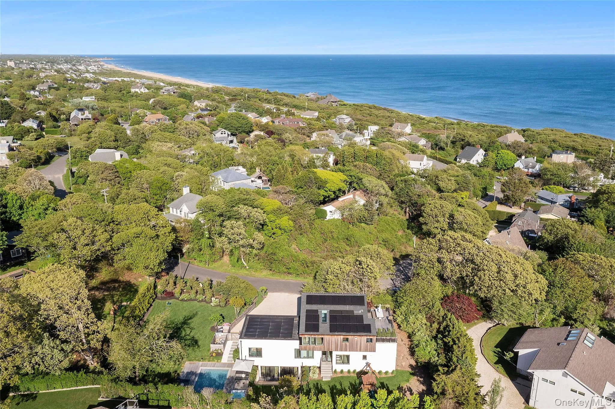 29 Monroe Drive, East Hampton, NY, 6 Bedrooms Bedrooms, 10 Rooms Rooms,5 BathroomsBathrooms,Residential,For Rent,Monroe,0,1034737 29 Monroe Drive, East Hampton, NY, 6 Bedrooms Bedrooms, 10 Rooms Rooms,5 BathroomsBathrooms,Residential,For Rent,Monroe,0,1034737