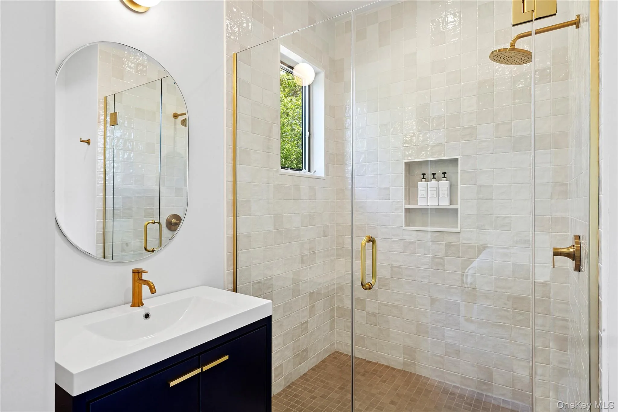 en-suite bath en-suite bath